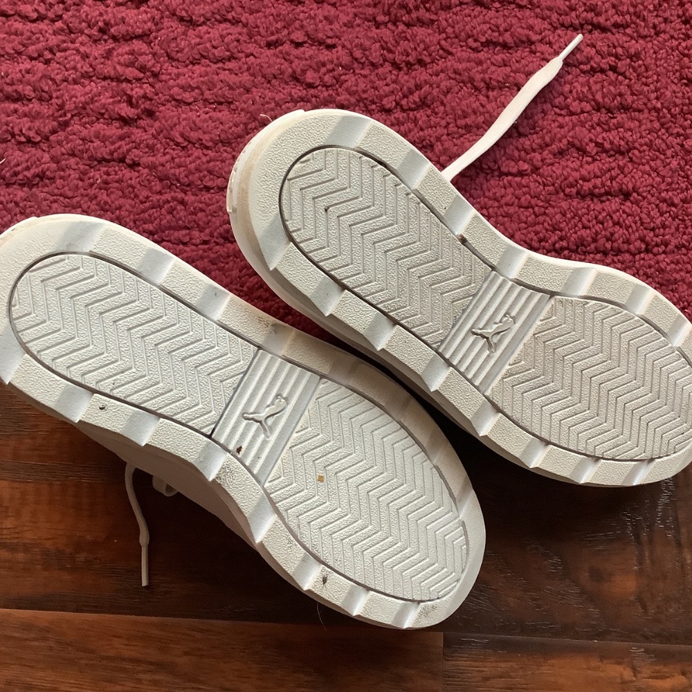 Shoes - Picture 4 of 13
